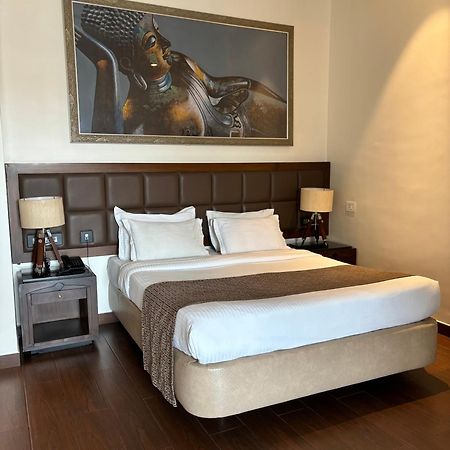 Park Suites Kolkata Bagian luar foto