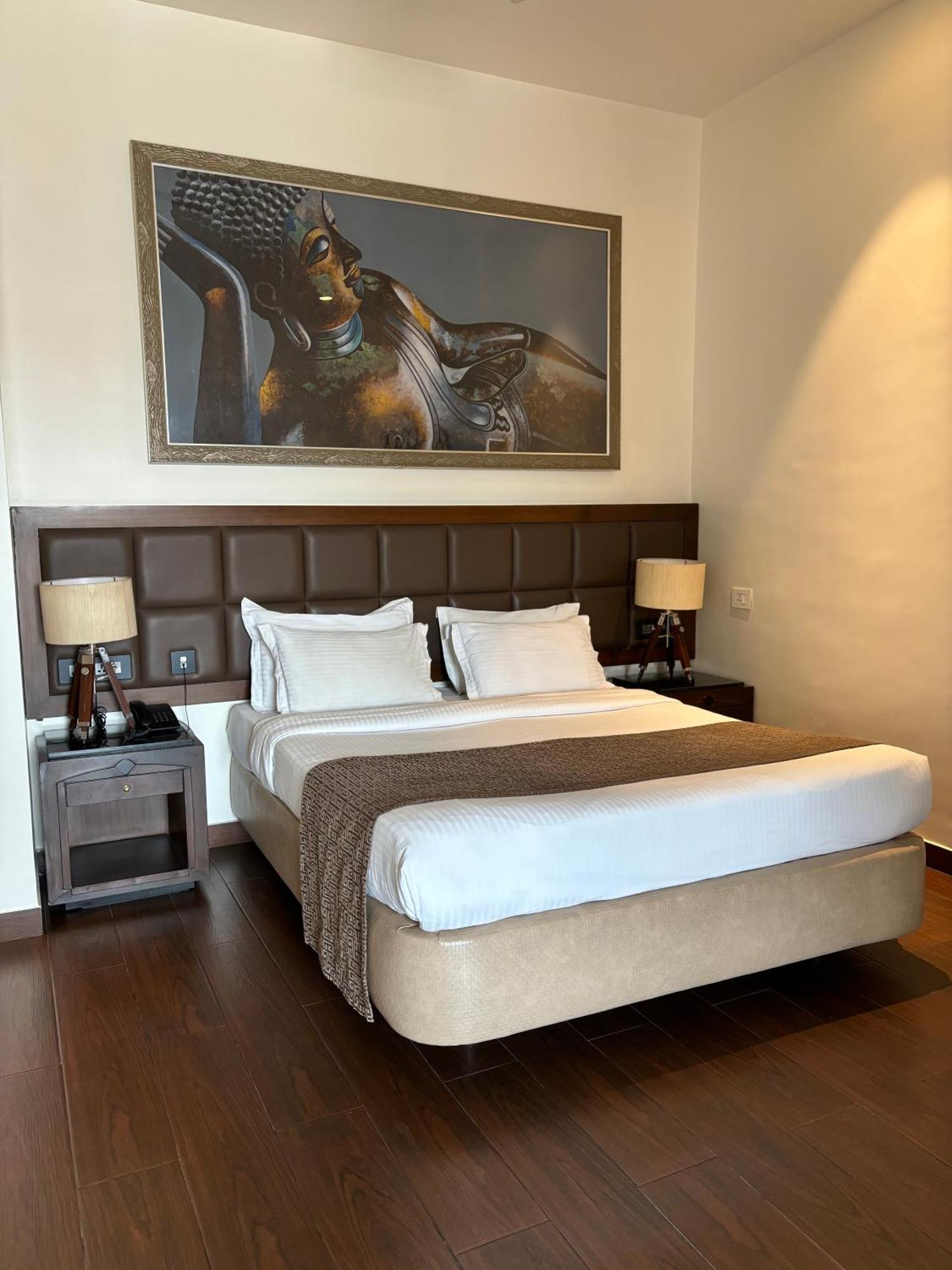 Park Suites Kolkata Bagian luar foto