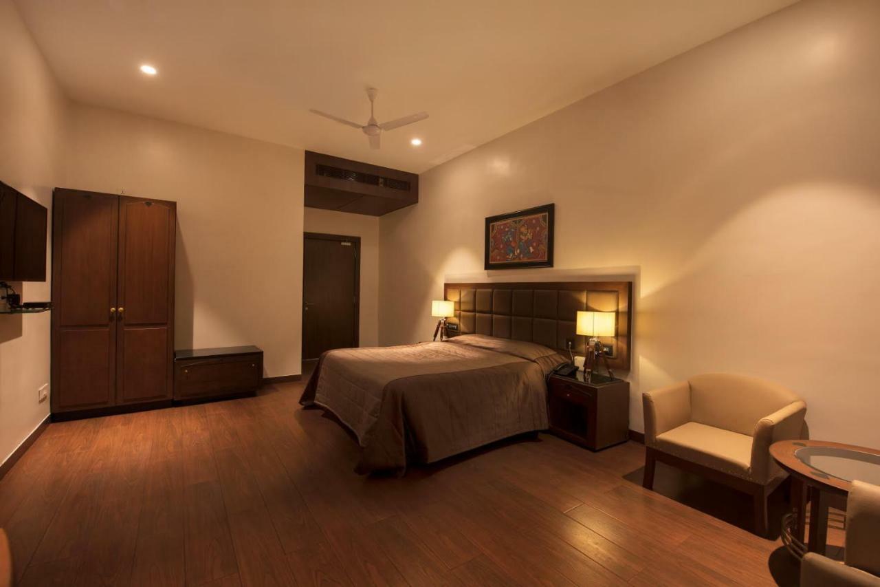 Park Suites Kolkata Bagian luar foto