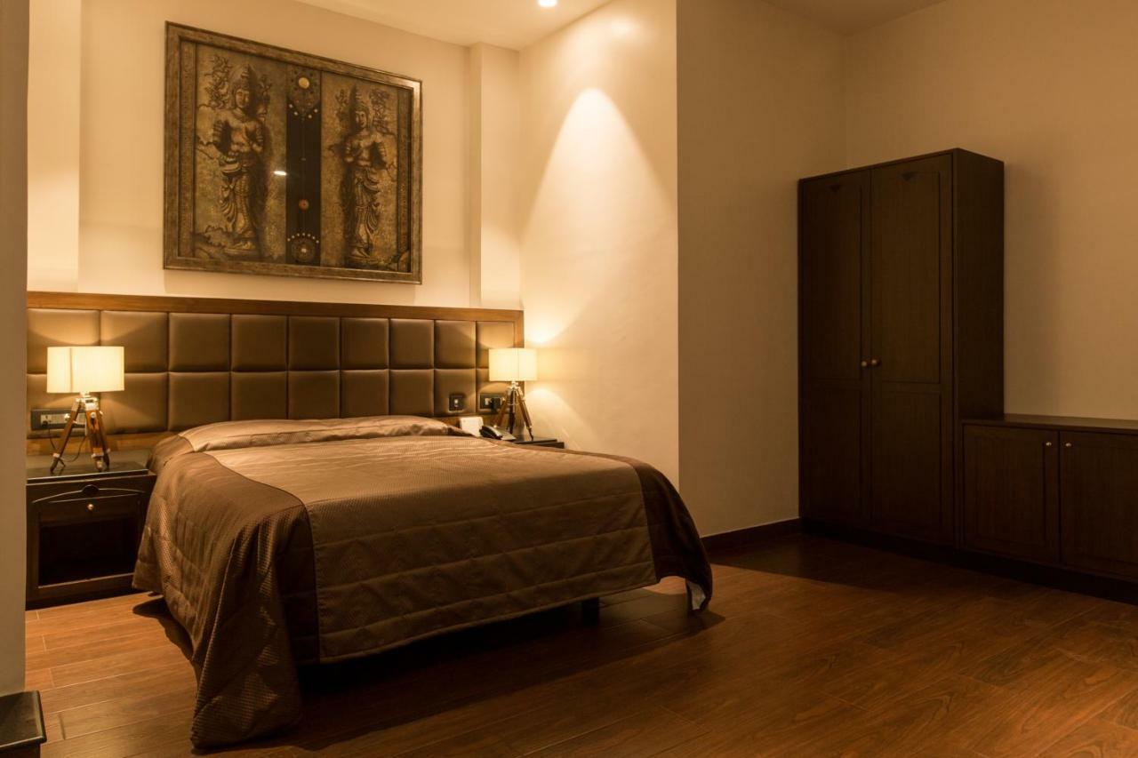 Park Suites Kolkata Bagian luar foto