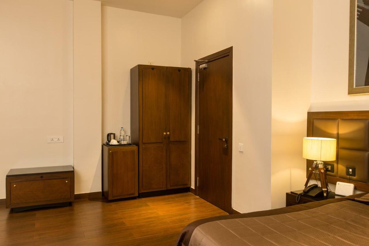 Park Suites Kolkata Bagian luar foto